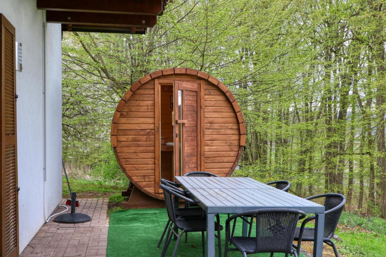 Seepark Kirchheim Ferienhaus Bei Zeta Mit Sauna Kültér fotó